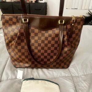 LV PURSE